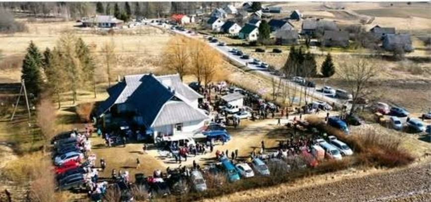 Makniūnų bagažinių turgelis