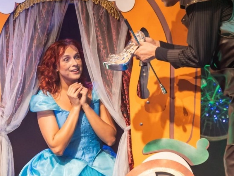 Raganiukės teatro premjera „Pelenė“