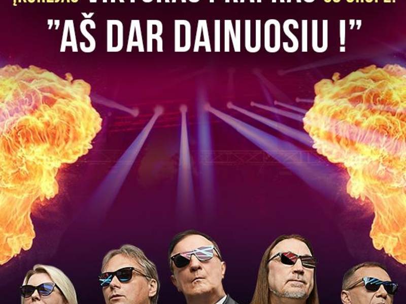 Hiperbolės įkūrėjas Viktoras Prapras su grupe „Aš dar dainuosiu!“