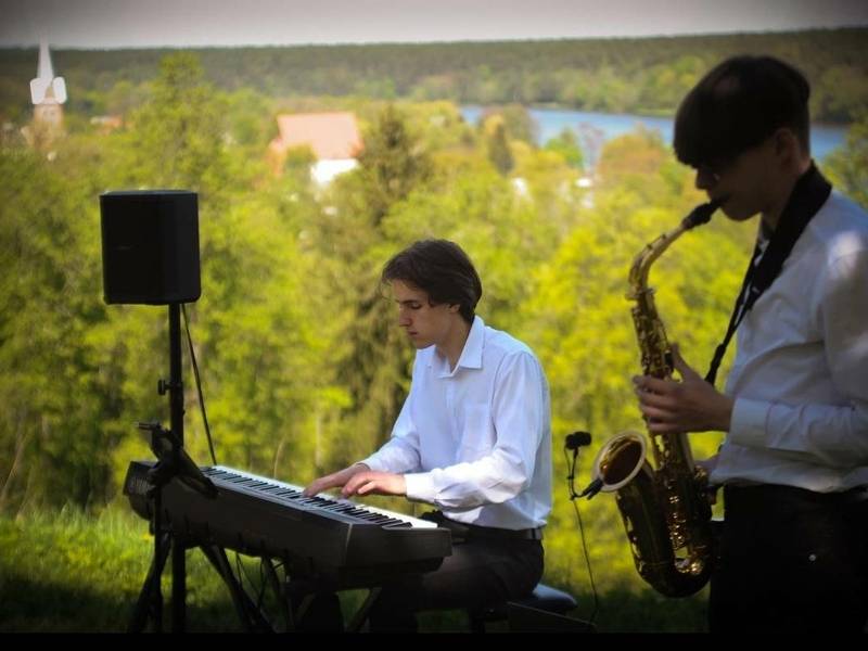 Muzikinis vakaras keramikos kiemelyje