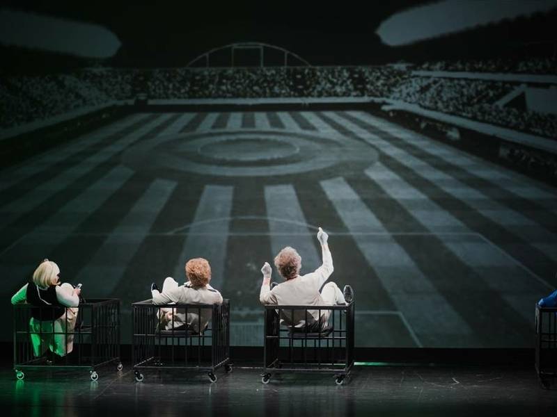 Spektaklis „(NE)VAIKŲ ŽAIDIMAI“ (N-16)