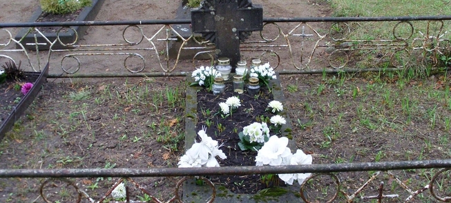 Grób litewskiego żołnierza Vladasa Dusevičiusa