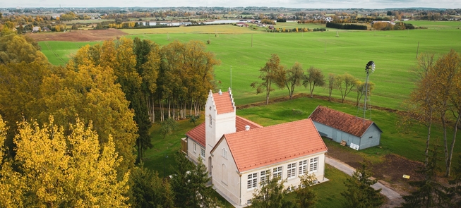 Zespól architektury szkoły w Kurnėnai
