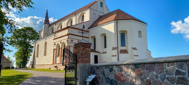 Kościół pw. Wniebowzięcia Najśw. Maryi Panny w Simnie