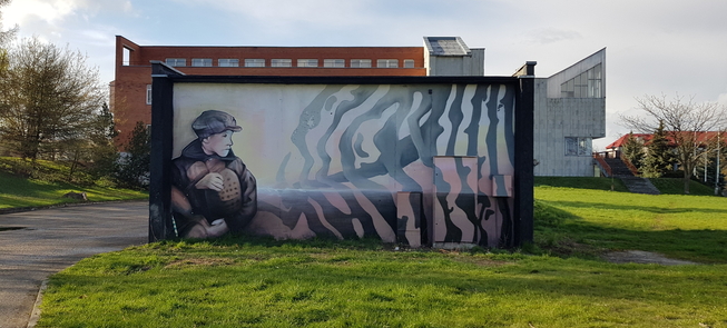 Ściana transformatorowni obok Domu Towarowego „Jotvingis”