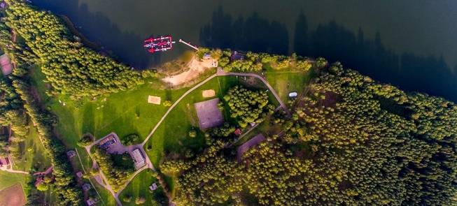 Poilsiavietė „Daugų sala“ ir vandens batutų parkas