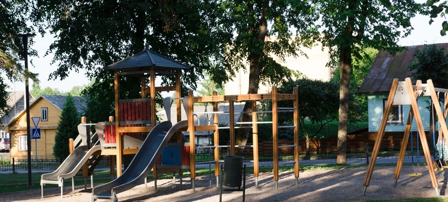Vaikų žaidimų aikštelė Dauguose