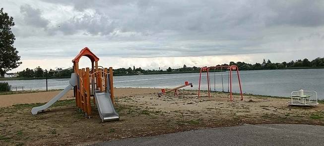 Krokialaukio tvenkinio, salos maudykla