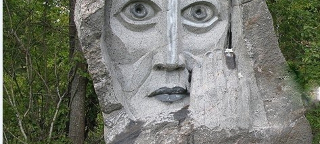 Pomnik poświęcony rozstrzelanym Żydom w lesie w Pošnelė