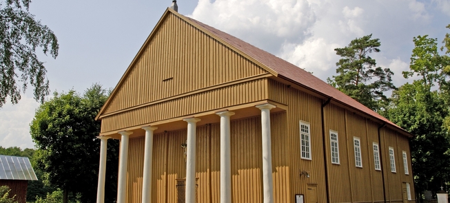 Kościół Trójcy Świętej w Rumbonys